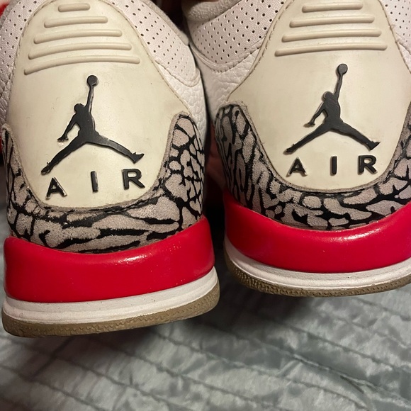 Jordan 4 - Picture 4 of 5
